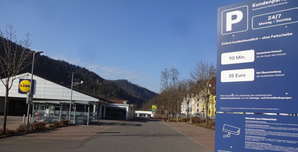 Am Sonntag, 9. Februar war der LIDL-Parkplatz völlig leer. Foto: rem