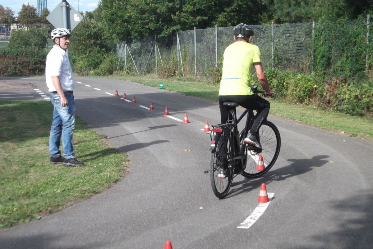 Slalom fahren will gelernt sein. Foto: Kreisverkehrswacht