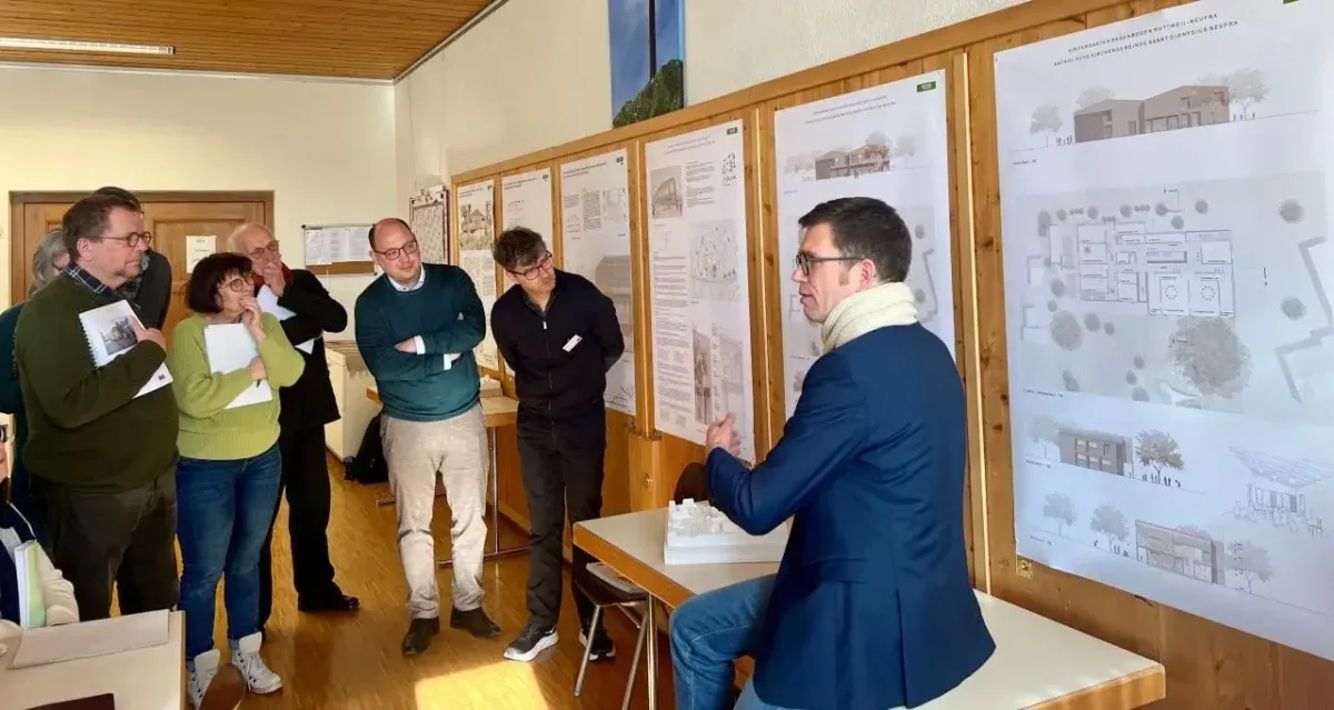 Neufra erhält einen neuen Kindergarten. Das Bild zeigt die Jury bei der Arbeit (Foto: Stadt Rottweil / Schmidt).