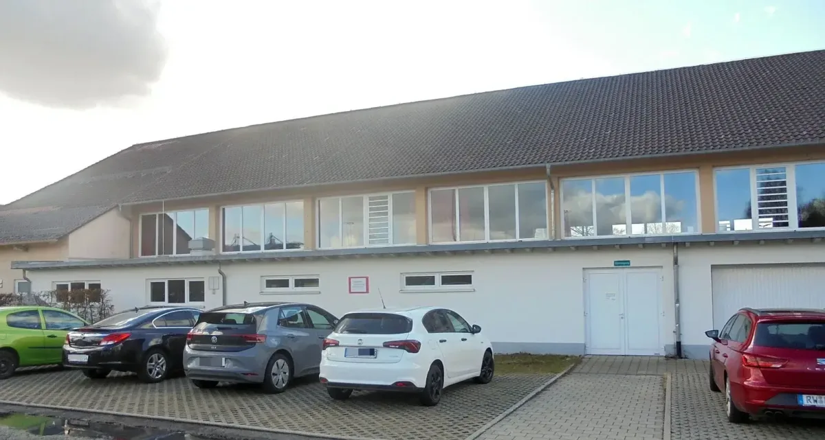 Die Decke in der  Turn- und Festhalle soll nicht sicher sein. Archiv-Foto: him
