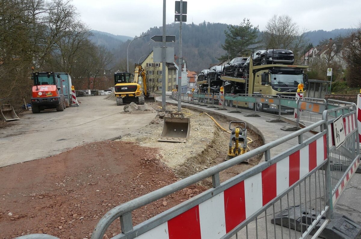 An der Baustelle bei der H.A.U. geht es nun weiter. Foto: him