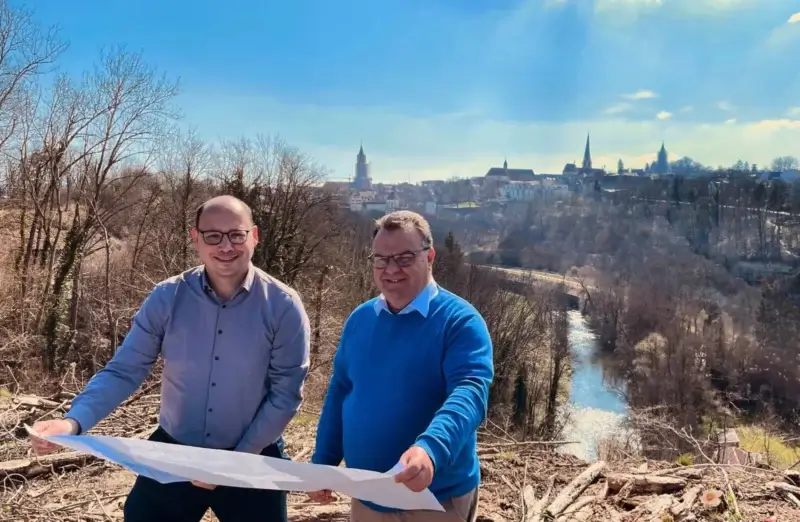 Fußgänger-Hängebrücke Rottweil: Jetzt geht es auch auf der anderen Neckarseite los