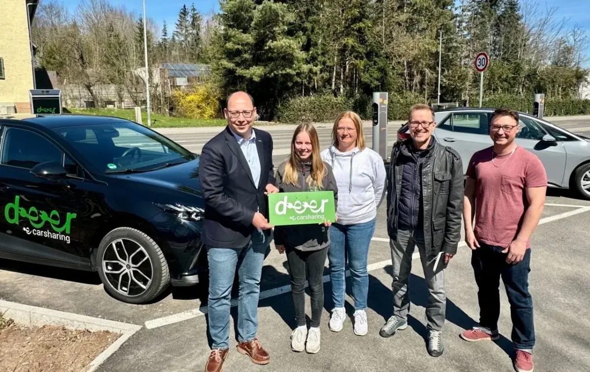 Von links: Oberbürgermeister Dr. Christian Ruf, Ivana Matko und Renate Weisser von Deer, den städtischen Mobilitätsbeauftragten Horst Bisinger sowie Daniel Haaser von der Abteilung Tiefbau (Foto: Stadt Rottweil / Hermann).