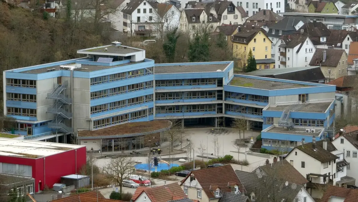 Das Schramberger Gymnasium ein Sanierungsfall. Archiv-Foto: him