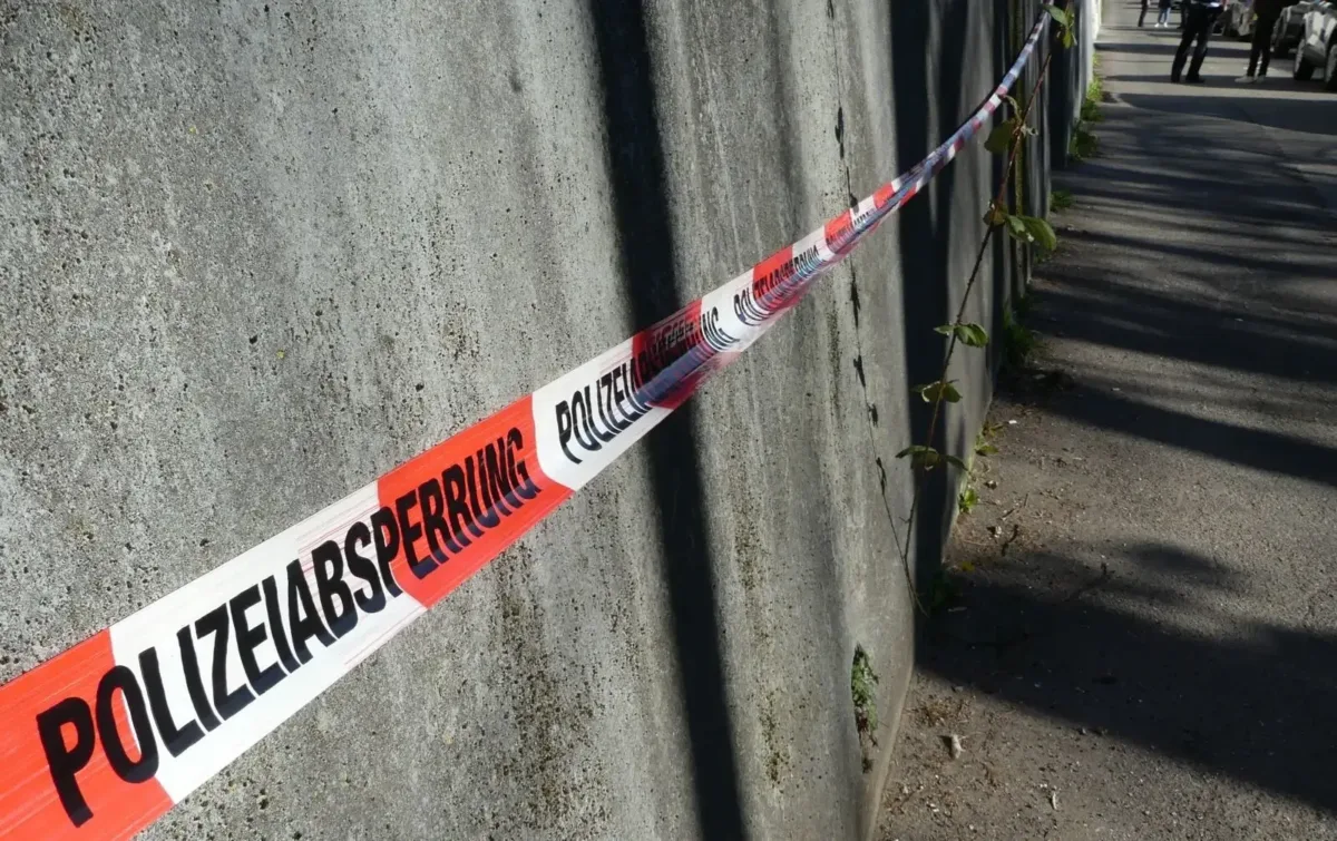 Die Polizei hatte die Gebäude nach dem Schuss  weiträumig abgesperrt. Foto: him
