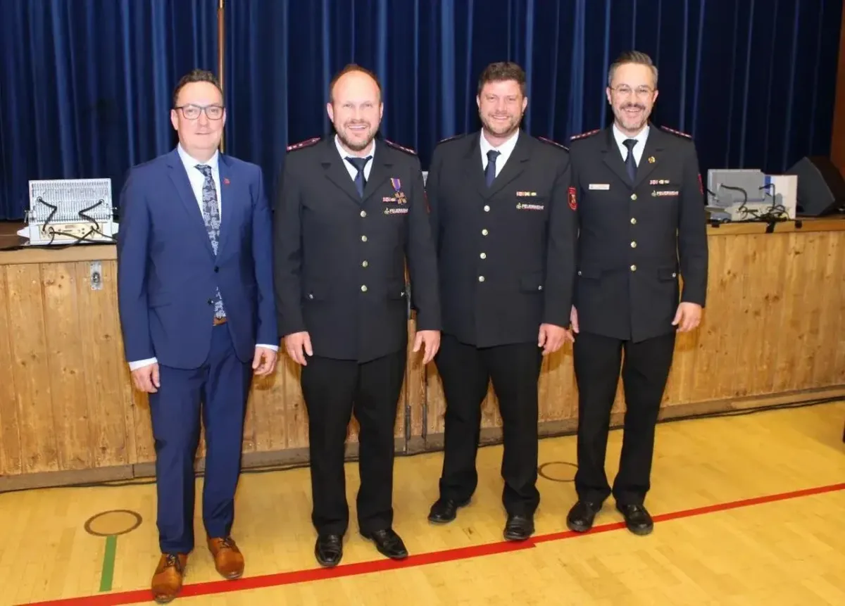 Von links: Bürgermeister Peter Schumacher, Steffen Hils, Andreas Jehle, Volker Hils. Foto: fw