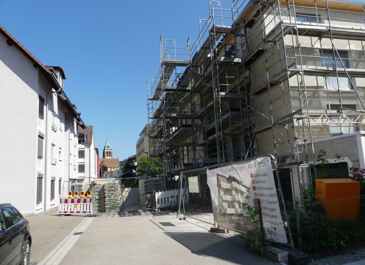 Eine solche Baustelle wie in der Josef-Andre-Straße soll nach dem Willen der Stadtverwaltung eine Sondernutzungsgebühr kosten. Foto: him