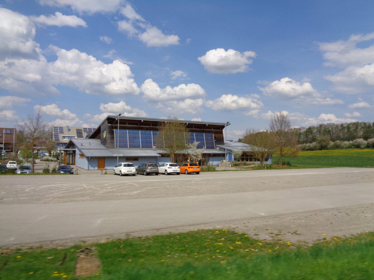 Hier neben der Kastellhalle könnte ein Mobilfunkmast dafür sorgen, dass Waldmösssingens Funklöcher gefüllt werden. Archiv-Foto: him