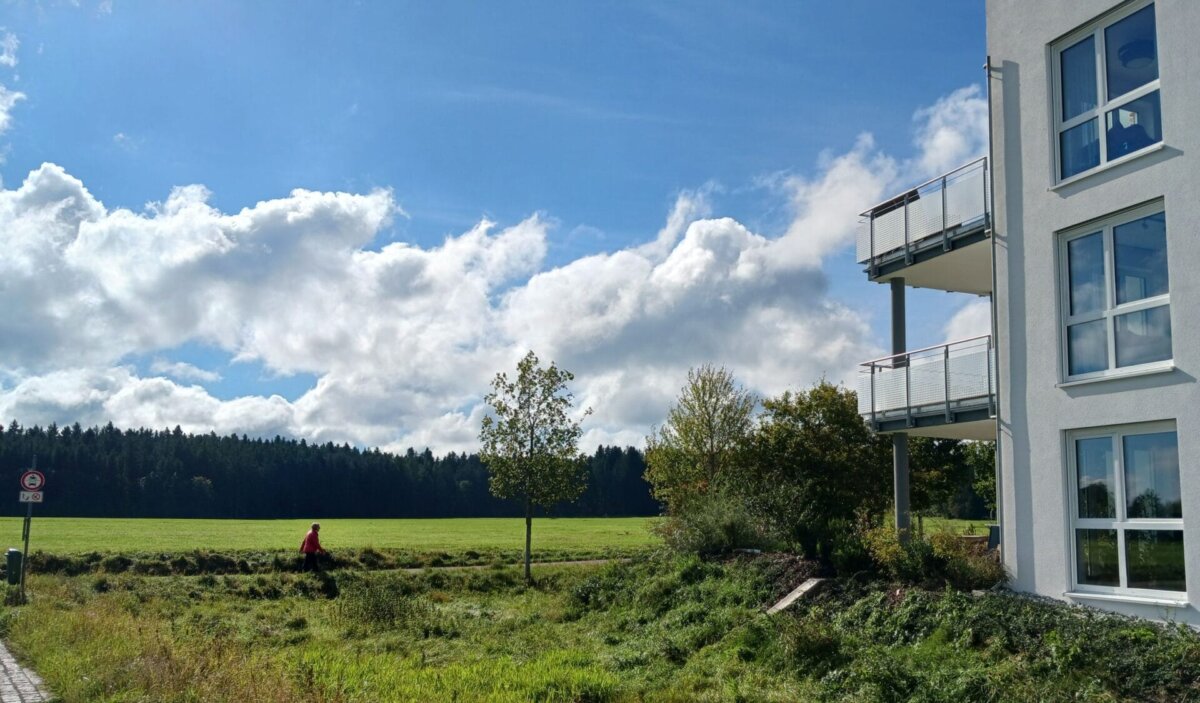 Vom neubaugebiet Schoren wird man die Windräder im Feurenmoos  zu sehen bekommen. Foto: him