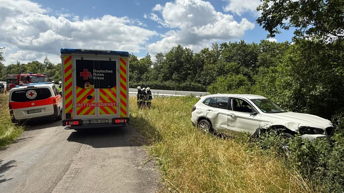 Der verunfallte BMW. Foto: Peter Arnegger