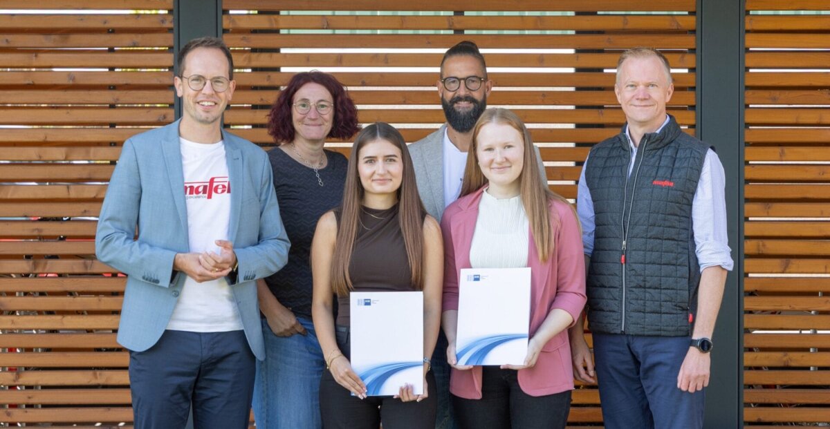 Auf dem Bild von links: Dr. Felix Prothmann CFO und Vorstand, Heike Rittmann Leiterin kaufm. Ausbildung, Barbara Laptew, Michael Haller Leiter Marketing-Services, Vivien Henze und Thorsten Bühl CEO und Vorstandsvorsitzender. Foto: pm
