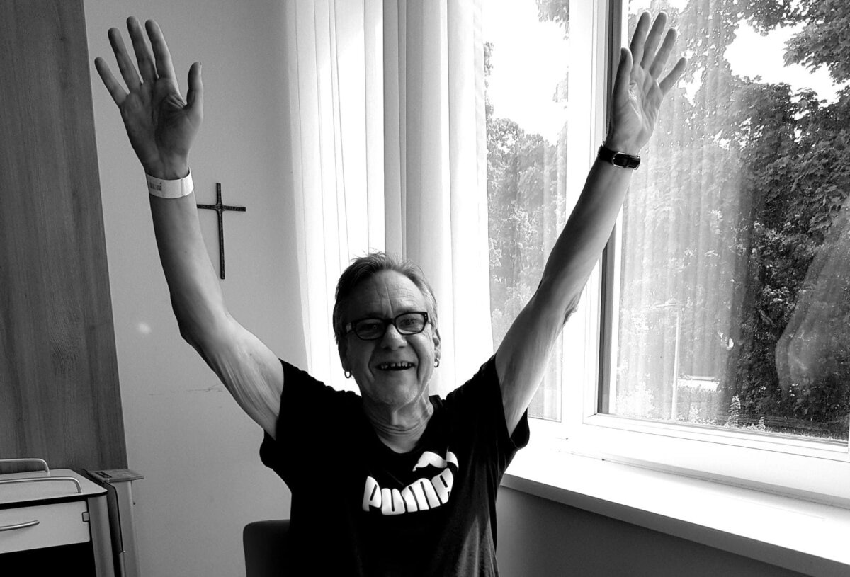 „Ich bin gesund – geheilt!“ Ralf Rota Maier im SRH-Krankenhaus in Oberndorf am Neckar am 29. Mai 2025.
Foto: Carsten Kohlmann