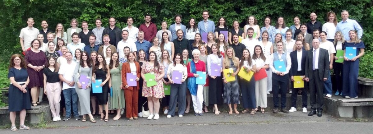 Die diesjährigen Absolventinnen und Absolventen des Seminars für Ausbildung und Fortbildung der Lehrkräfte Rottweil (Gymnasium). Foto: pm