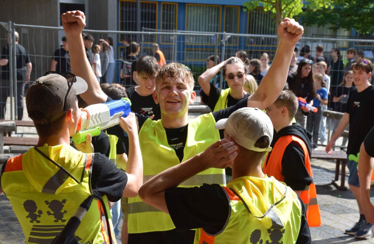 Beste Stimmung bei den Abiturienten. Fotos: Gymnasium