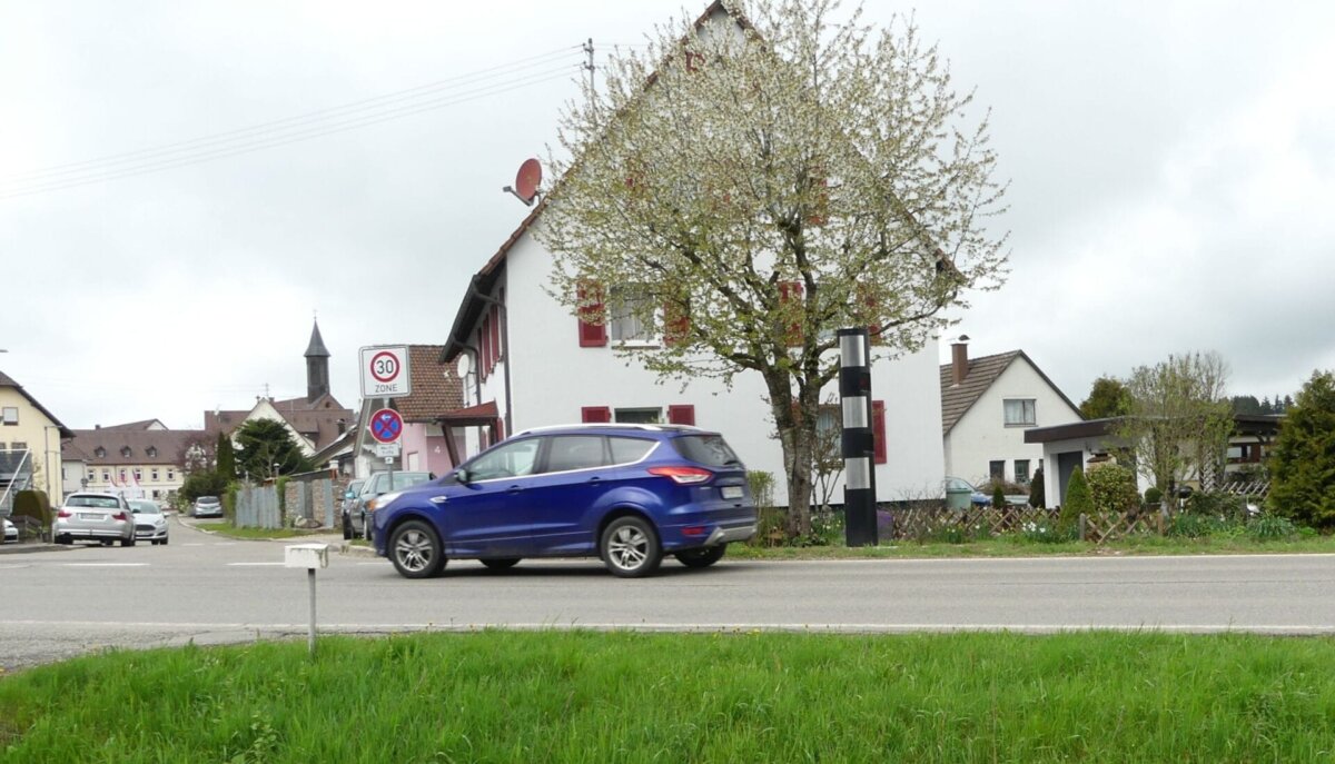 Seit zwei Jahren wird in Heiligenbronn geblitzt. Archiv: Foto: him
