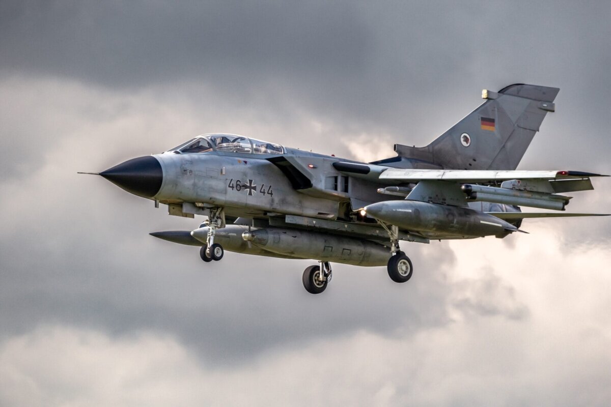 Ein Tornado kommt an der Heimatbasis Fliegerhorst Schleswig-Jagel an.  Foto: Shutterstock