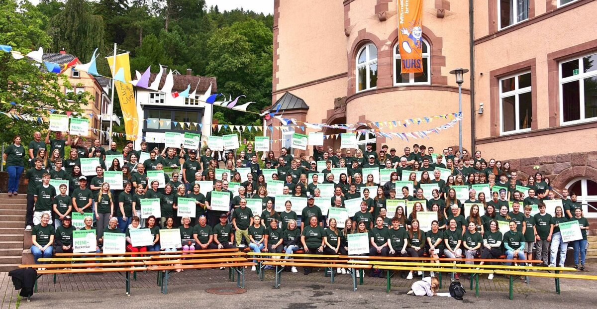 Die Helferinnen und Helfer und ihre Mitmachbereiche auf einem Bild. Foto:  Bruno Suschinski (bs)