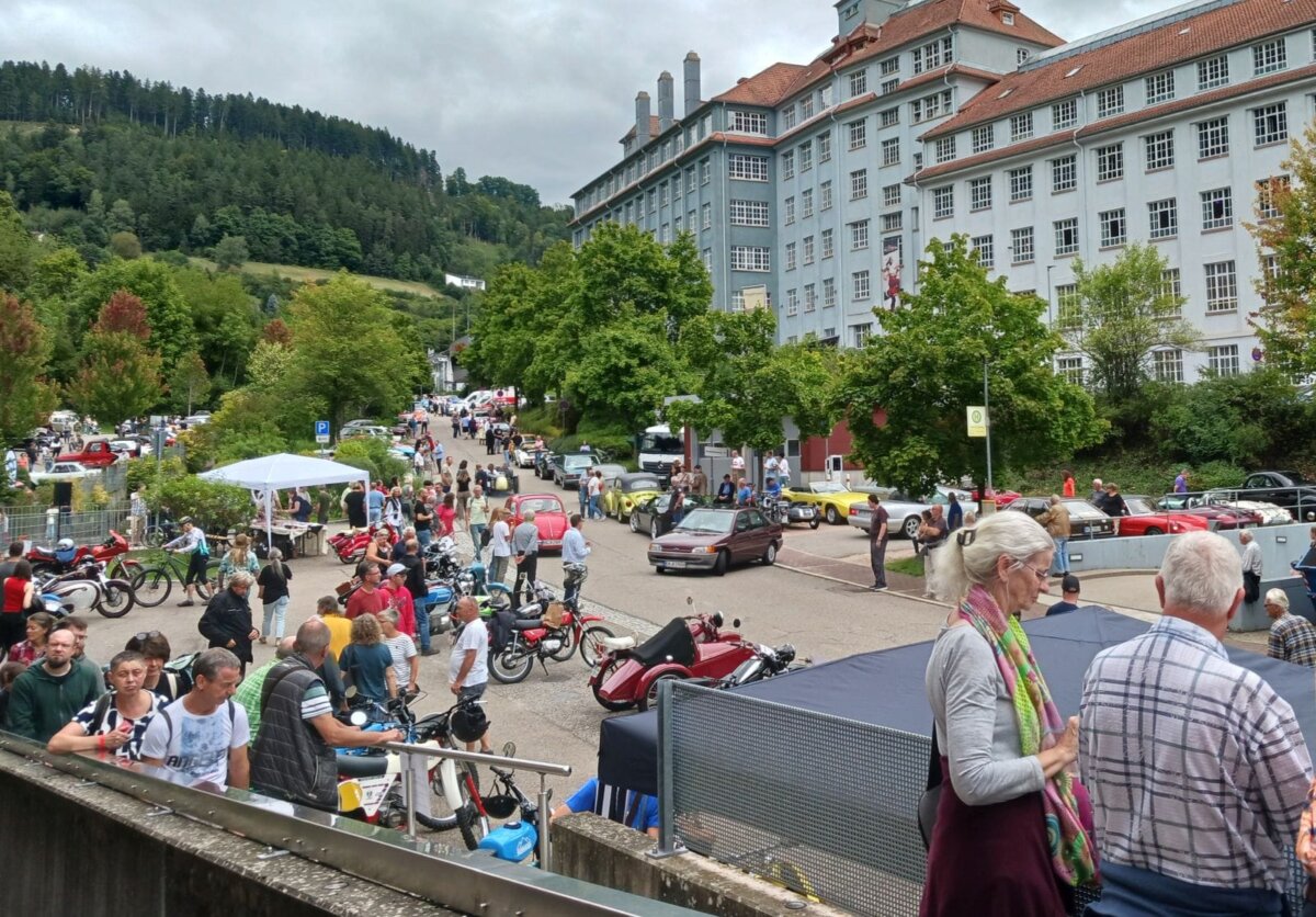 Viel Betrieb bei der Wirtschaftswunder.-Klassik auf dem H.A.U. - Gelände am Sonntag. Alle Fotos: him