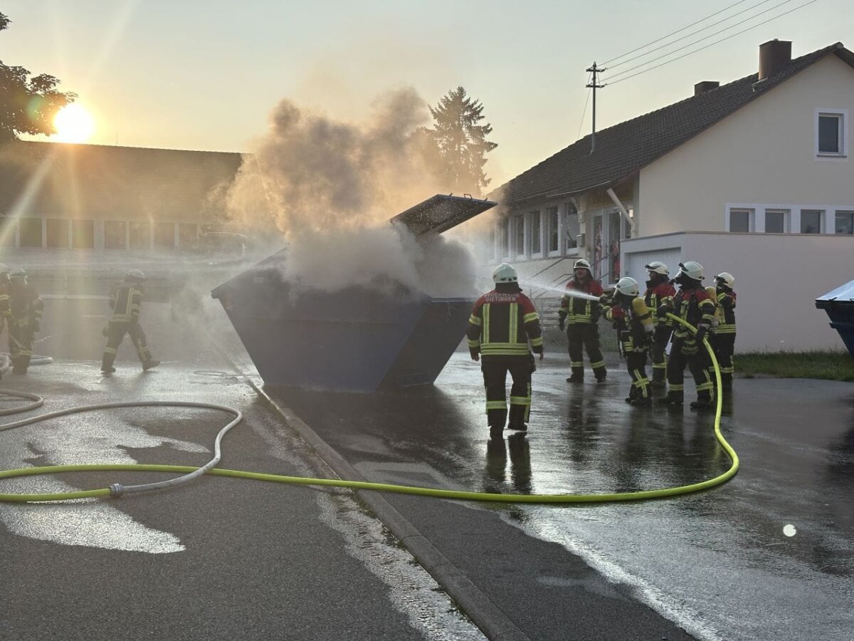 Schnell gelöscht wurde ein brennender Container in Böhringen. Foto: Feuerwehr Dietingen