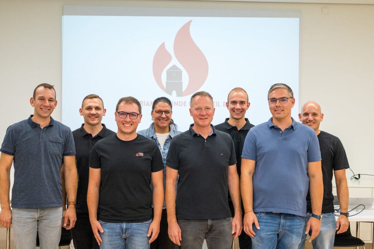 Der neu gewählte Vorstand und die Kassenprüfer:
v.l.n.r. Philipp Rebmann, Gabriel Jäger, André Wendel, Ines Gaehn, Joachim Wollstädt, Lukas
Rebmann, Patrick Kohl, Sebastian Roth. Foto: Tobias Frommer