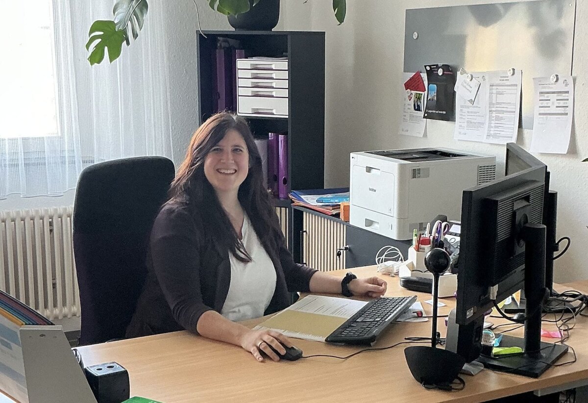 Bianca Ettwein in ihrem Büro in der Schillerstraße. Foto: EJS