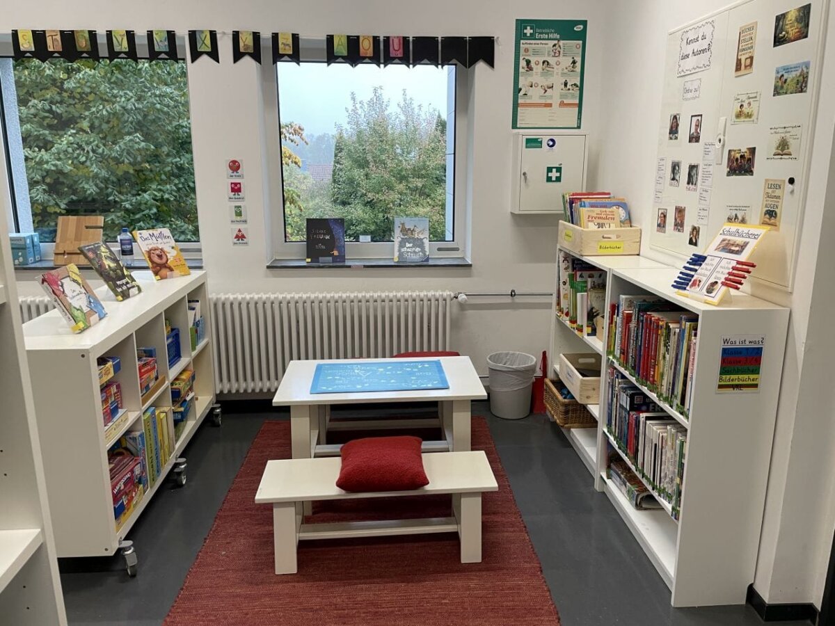 Hier macht das Lesen Spaß: die neu eingerichtet Bücherei in der Eichendorffschule. Fotos: Link