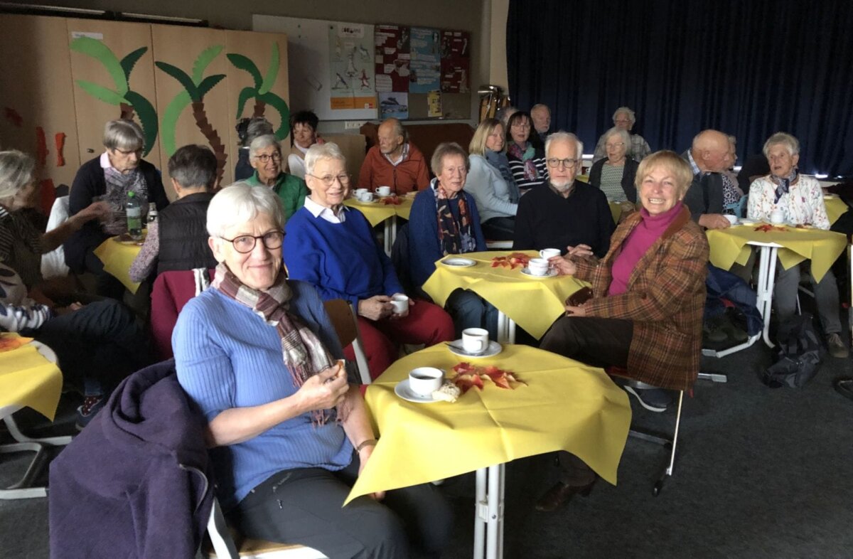 Die Besucherinnen und Besucher beim Sefo-Treff. Foto: Olo