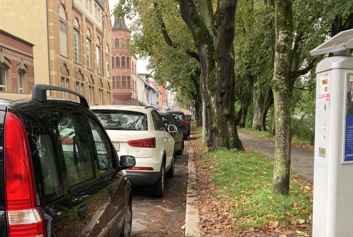 Wird günstiger: Wer in Tuttlingen einkauft, bekommt einen Teil der Parkgebühren künftig zurückerstattet. Das System gilt zunächst für die Parkhäuser und die EasyPark-App, die Automaten werden noch nachgerüstet. Auch in Rottweil sollen Kundinnen und Kunden des Einzelhandels bald belohnt werden. Foto: pm