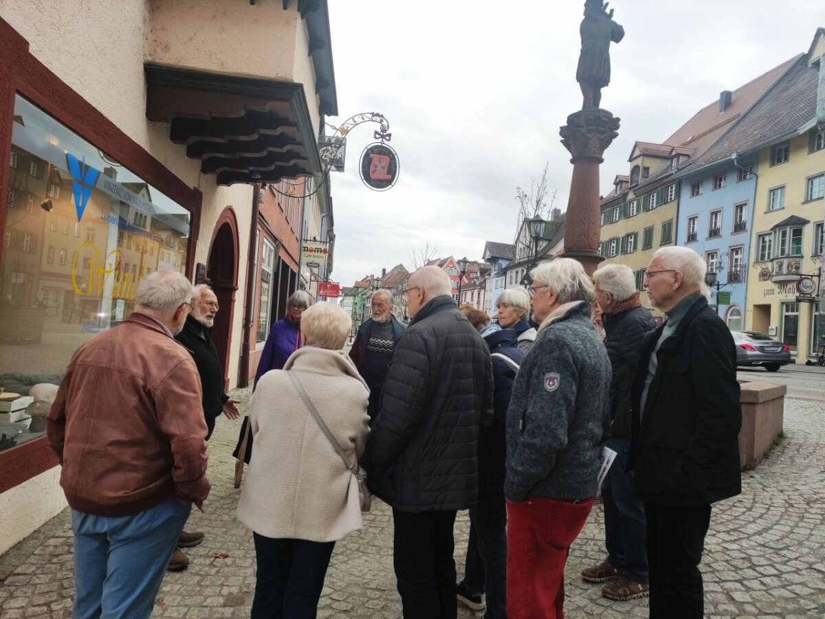 Mitglieder von SPD 60 begaben sich auf die Spuren jüdischen Lebens in Rottweil. Foto: Burger