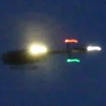 Hubschrauber bei Nacht über der Stadt. Archiv-Foto: him