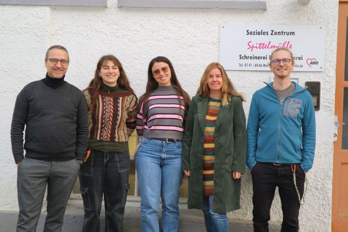 Alexander Schiem, Leiter der Spittelmühle, mit dem Team der neuen Fachstelle: Hélène Marcel, Mariapalma Franza, Isabel Mayer und Patrick Münch. Foto: Moni Marcel