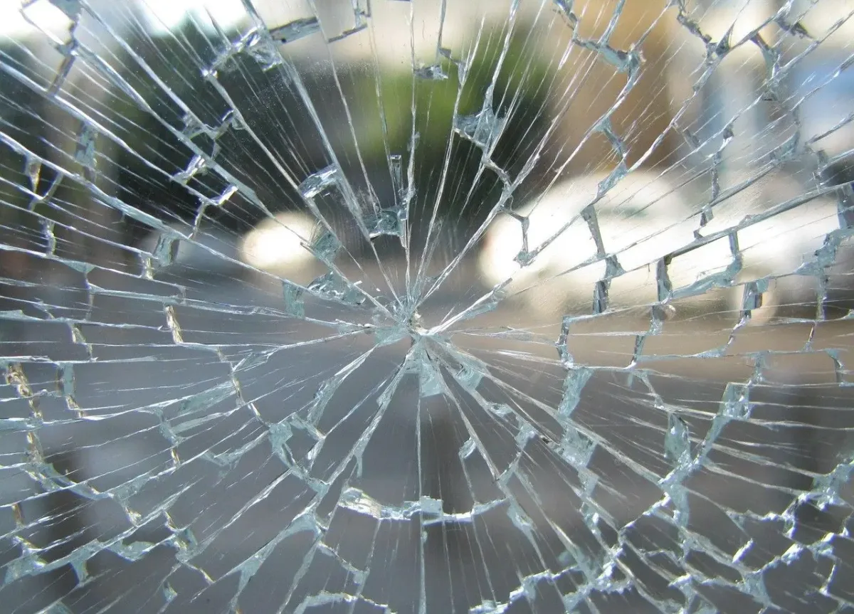 glass-89068_1280