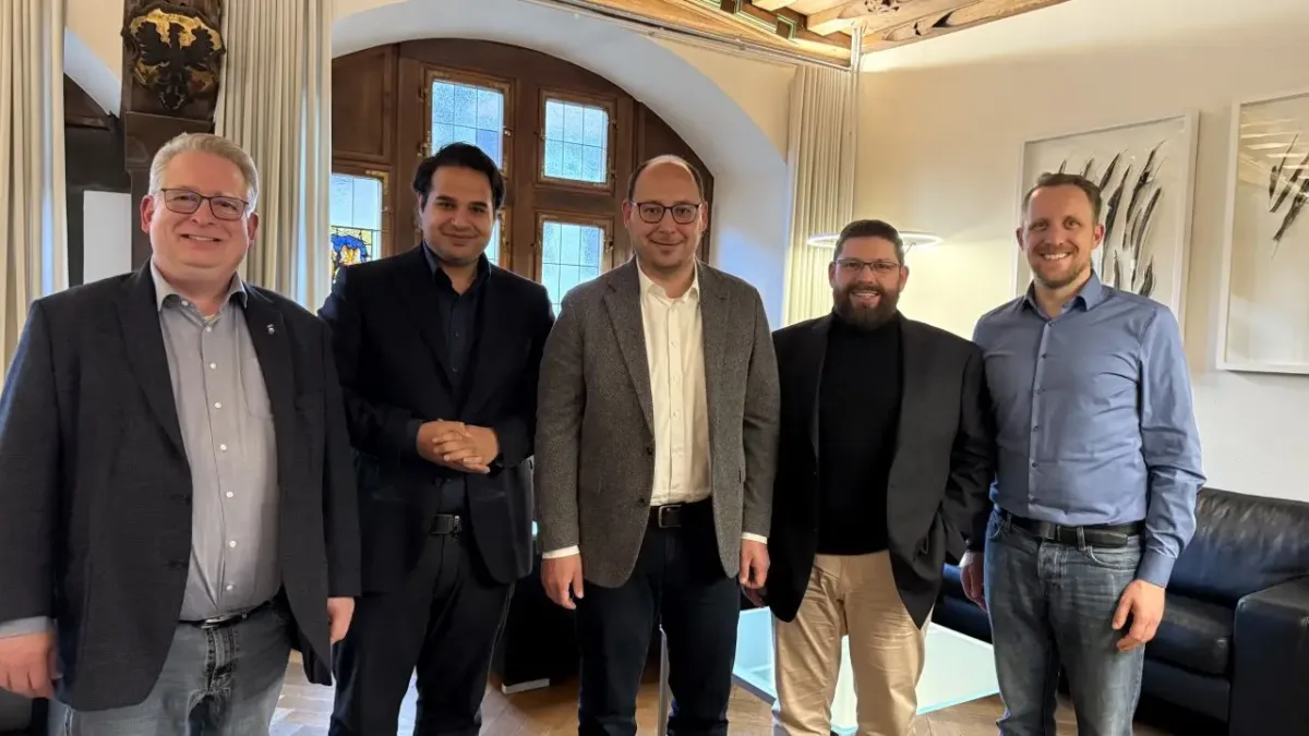 Tauschten sich im Rottweiler Rathaus aus: Mirko Witkowski (von links), Ali Zarabi, OB Dr. Christian Ruf, Anton Graf und Sebastian Holzhauer. Foto: Stadt Rottweil
