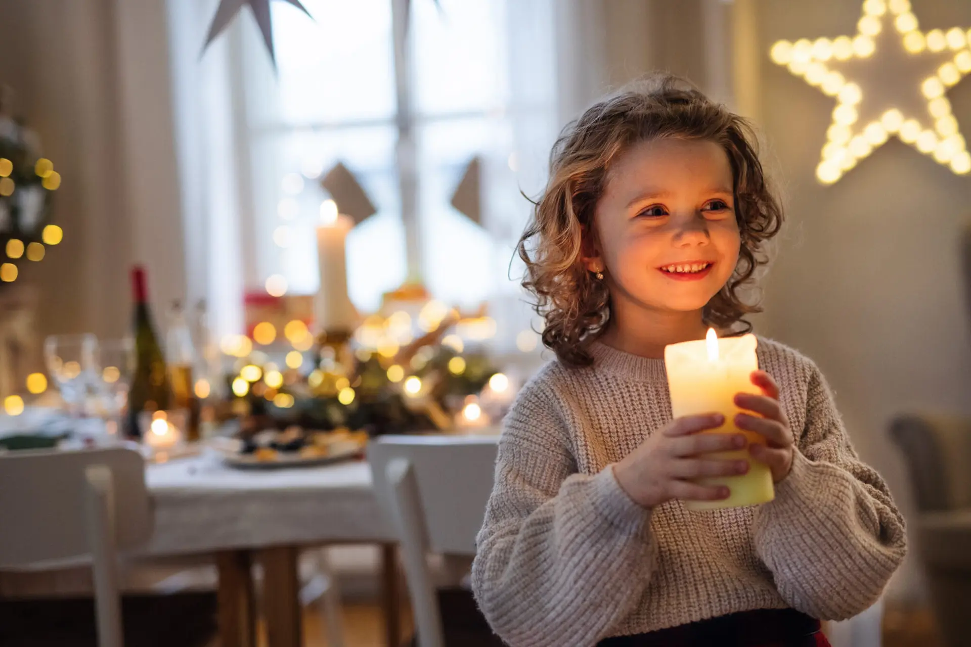 In der Adventszeit lauern zahlreiche Gefahren für Kinder: Brandverletzungen gehören in Schleswig-Holstein zu den häufigsten Unfällen im Kindesalter.Foto: AOK NordWest/Colourbox/hfr