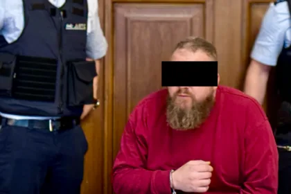 Vor Gericht in Rottweil: ein Mann, der versucht haben soll, seine Mutter zu töten. Foto: Peter Arnegger