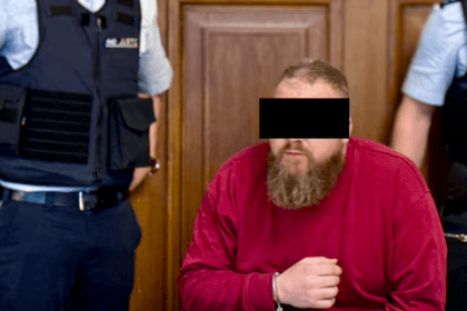 Vor Gericht in Rottweil: ein Mann, der versucht haben soll, seine Mutter zu töten. Foto: Peter Arnegger