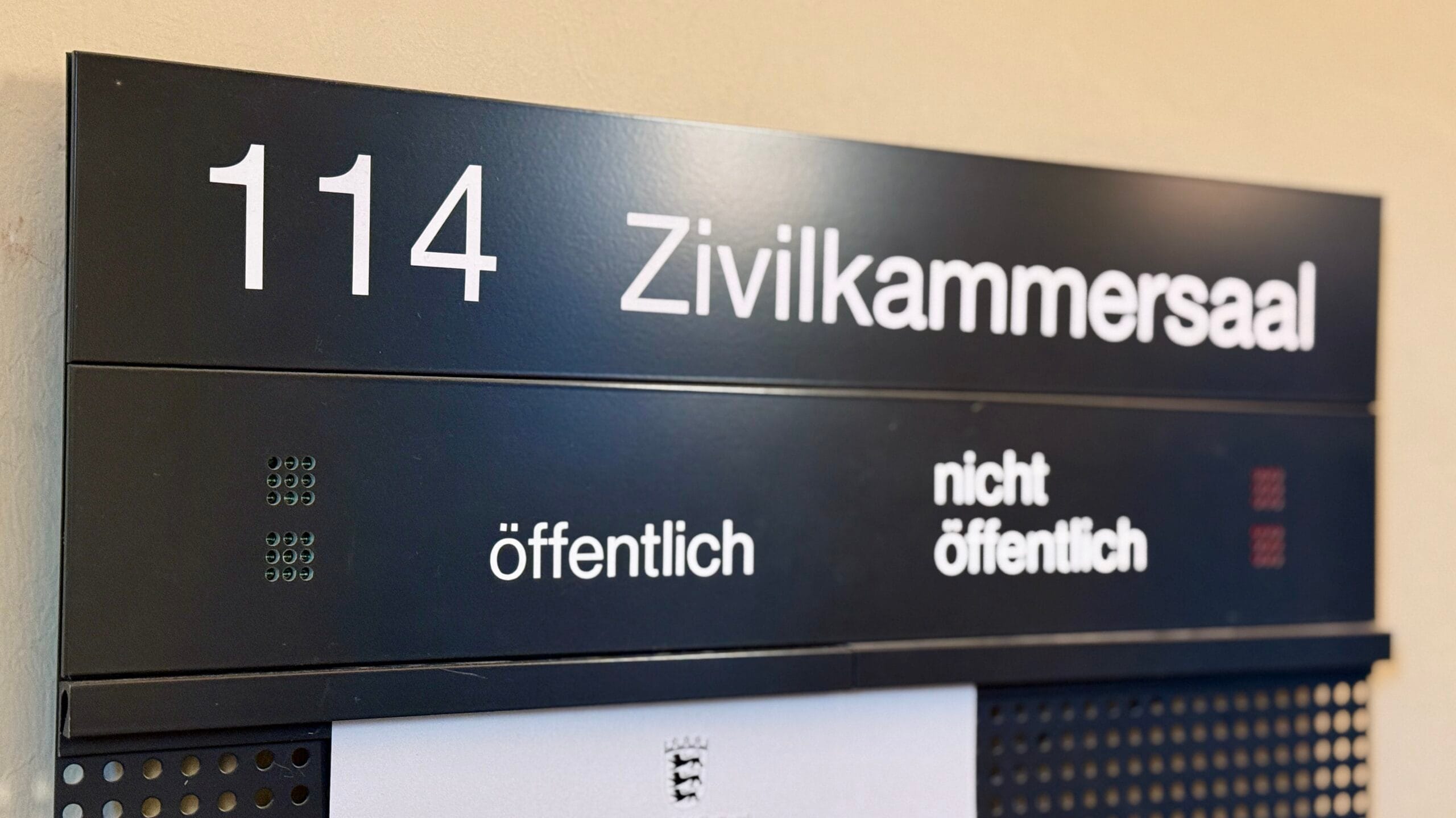 Prozess nach Dorffest-Nacht in Bösingen: Hat er sich an einer Prügelei beteiligt? Oder war es der Zwillingsbruder?