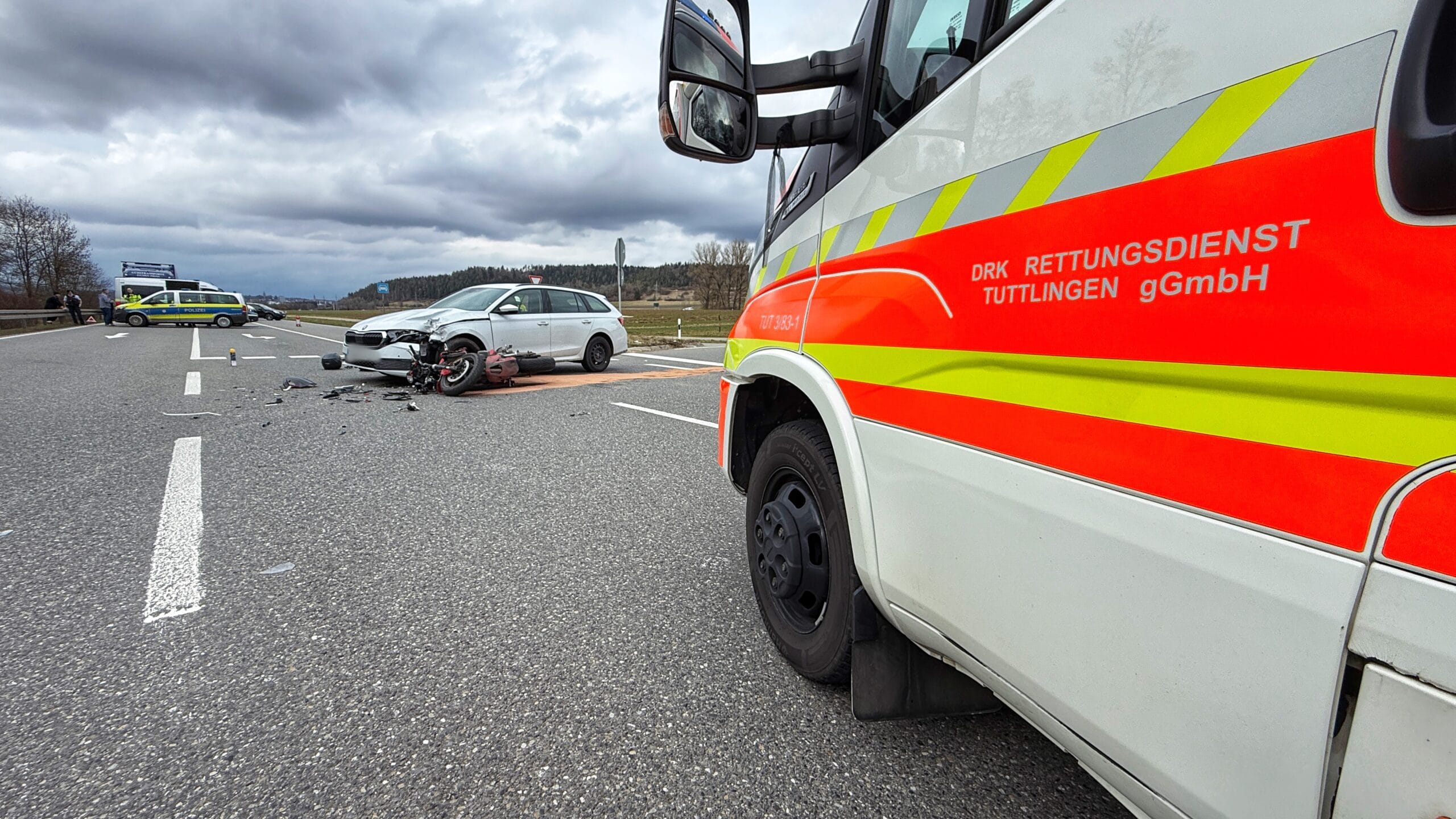 Spannende Unfall Auf B14 Ebenbild