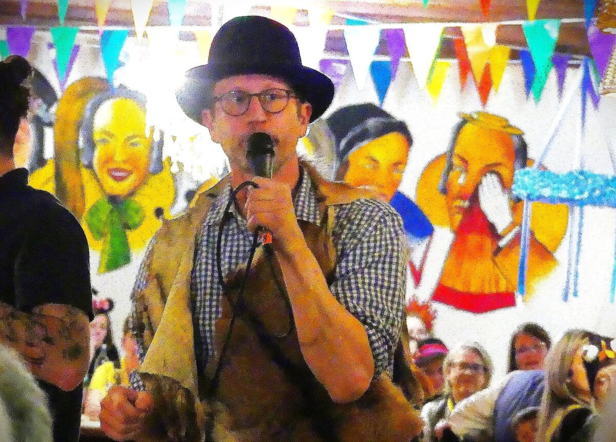 Der "Hütebub" Tobias Dold beim Rattenball. Foto: him