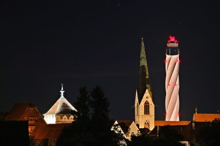 In Rottweil wird zur Earth Hour die Beleuchtung vom Schwarzen Tor, vom Alten Rathaus und vom TK Elevator Testturm ausgeschaltet. Foto: W. Schwenk/rottweil.net