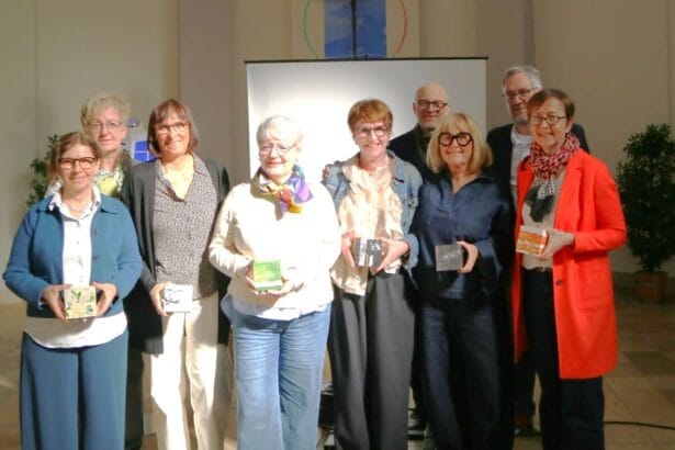 Von links:  Sigrid Mägerle, Christa Dilger, Gabi Klingseisen, Gabi Zeller, Beate Henzler-Mattes, Tobias Kammerer, Petra Klein, Matthias Graf-Hetzler und Christiane Schott. Im Bild fehlt Astrid Spang.  Foto: Moni Marcel