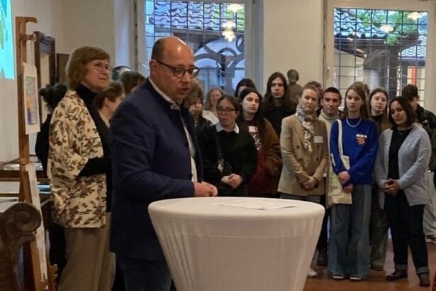 Oberbürgermeister Dr. Ruf verabschiedete die Teilnehmer des Internationalen Jugendprojektes ‚Our Cities 2030‘ im Stadtmuseum 
Rottweil. Foto: Stadt Rottweil, Schaffert
