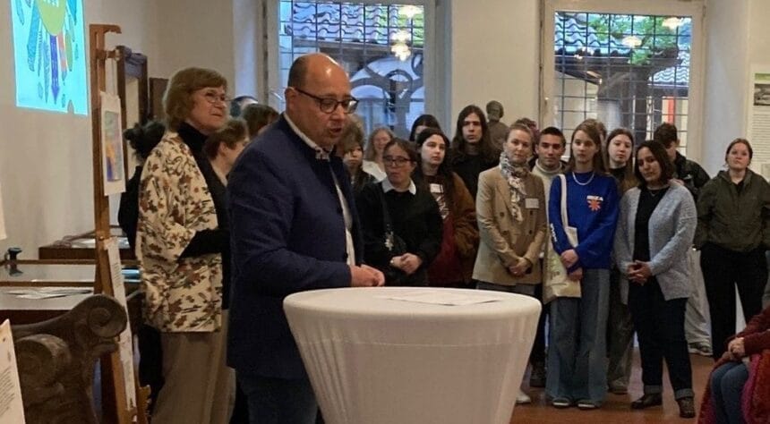 Oberbürgermeister Dr. Ruf verabschiedete die Teilnehmer des Internationalen Jugendprojektes ‚Our Cities 2030‘ im Stadtmuseum
Rottweil. Foto: Stadt Rottweil, Schaffert