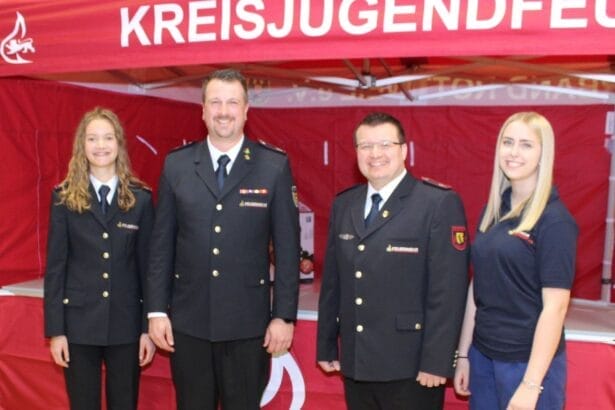 Neues Team der Leitung: Stv. Kreisfeuerwehrjugendwartin Teresa Burkardt, Kreisfeuerwehrjugendwart Andreas Roth, stv. Kreisfeuerwehrjugendwart Thomas Luthartdt und Kreisjugendsprecherin Marlen Gielke. Foto: Ralf Hemminger
