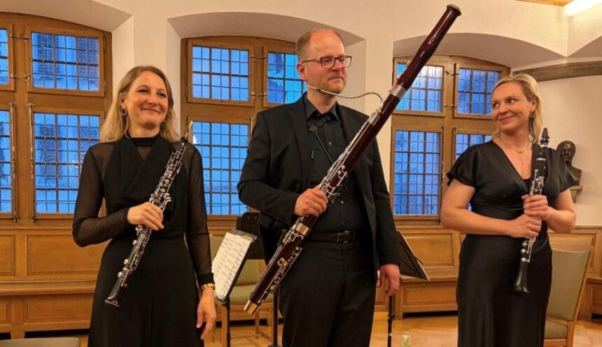 Von links: Indra Wilhelm, Thomas Schneider und Julia Guhl beim Konzert in Brugg. Foto: Wenzler