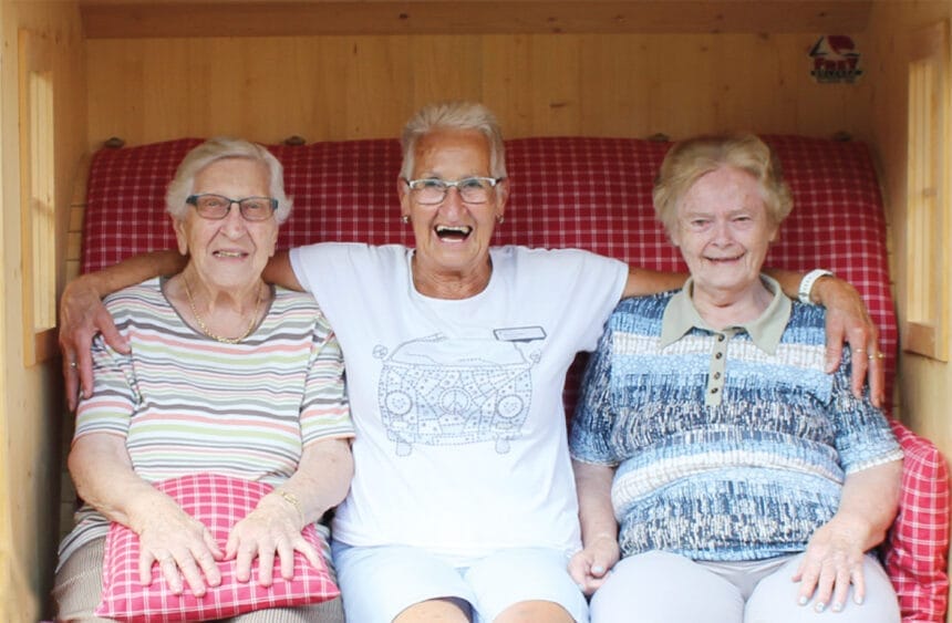 Tagespflege für Senioren: Für wen sie sinnvoll ist, welche Vorteile sie bietet und wie die Kosten geregelt sind – ein Überblick für Betroffene und Angehörige. Foto:
