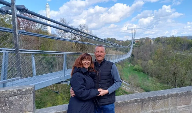 „Wenn ich Rottweil sehe, kommen die Tränen“: Warum ein Mann aus Monheim zur Hängebrücke in seiner Heimat zurückkehrt