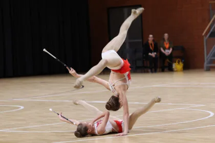Alisa und Mila Werner bei ihrer Artistic Pair Performance. Foto: Bert Busch