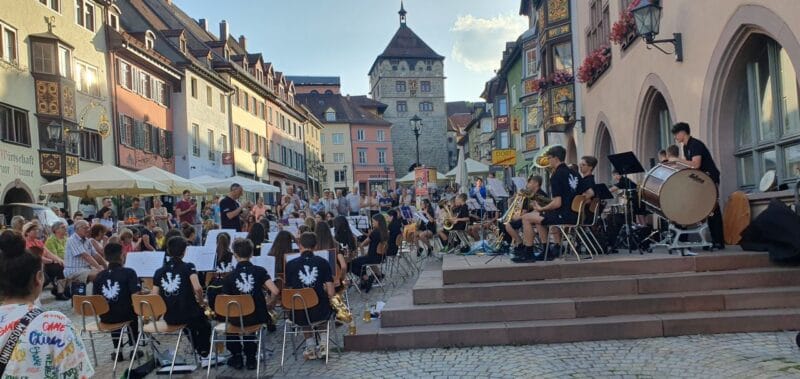Nach den Pfingstferien starten wieder die beliebten Blasmusik-Serenaden in der Rottweiler Fußgängerzone (Foto: Stadt Rottweil / Strasser).