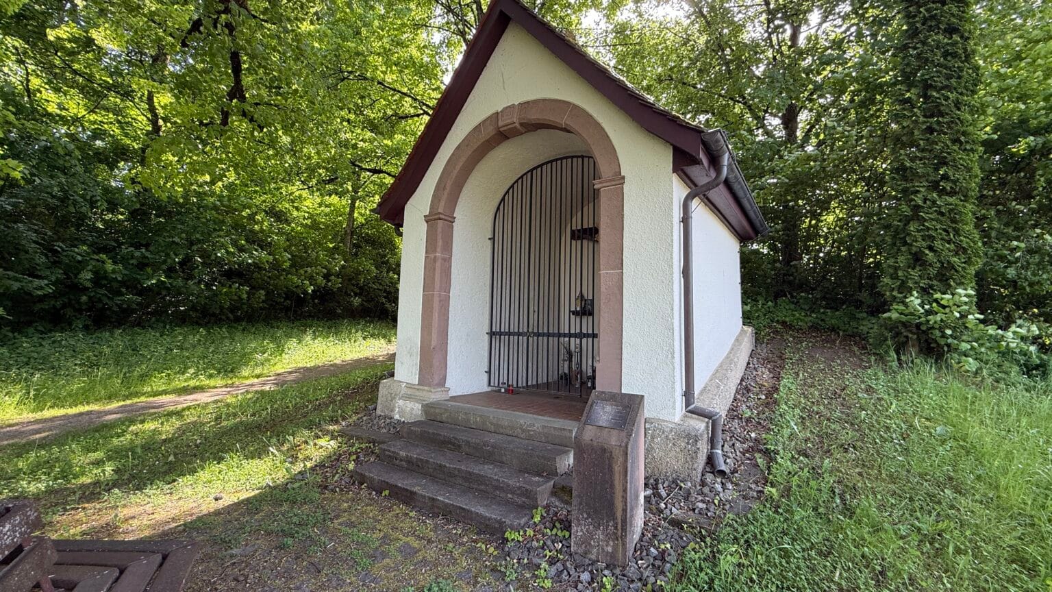 Scherers Kapelle, gelegen am Wasserturm, an der Ecke Hausener und Heerstraße. Foto: Peter Arnegger